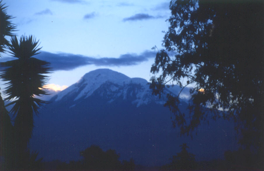 Volcan Chimborazo - tallest peak in Ecuador - at sunset.jpg