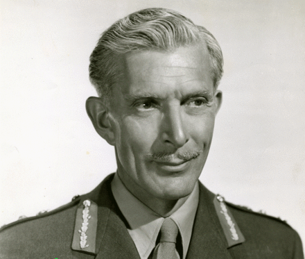 440px-Alan_Napier_1949.GIF